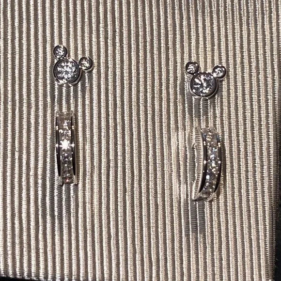 MICKEY Mouse Earring Set - Picture 4 of 6
